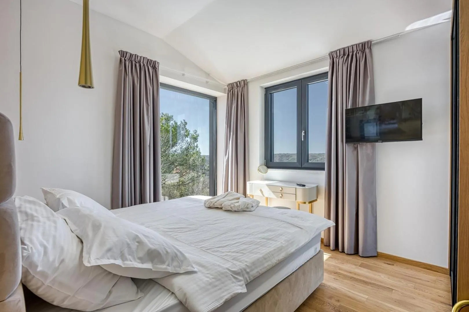 Villa Laguna Blu Trget 0*,