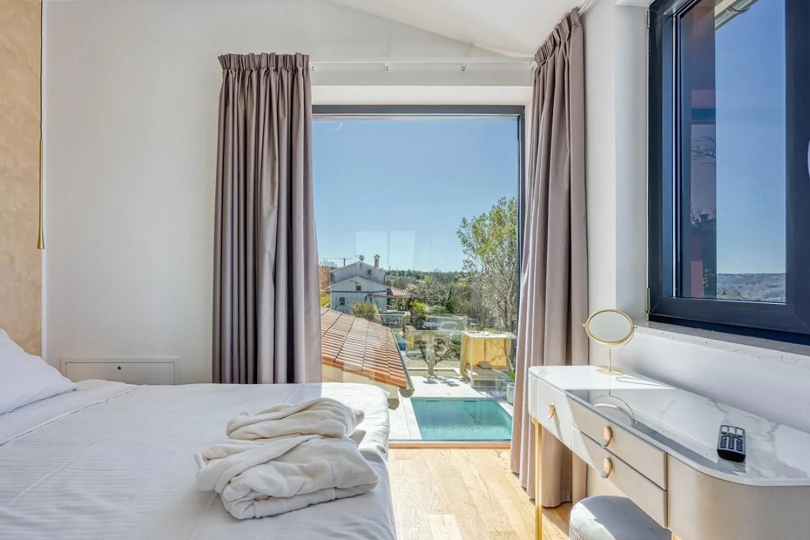 Villa Laguna Blu Trget